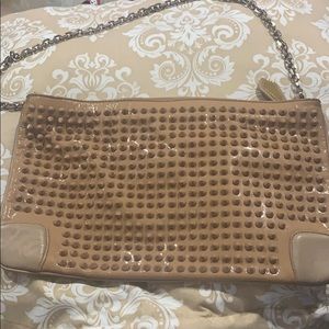 Nude Loubiposh Clutch Patent Calf/Spikes